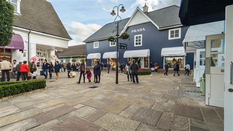 bicester village outlet london.